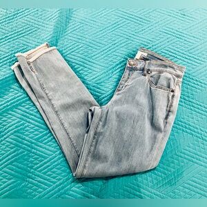 Eileen Fisher Light Blue Straight Leg Stretch Jeans; Size 4; Length 30”